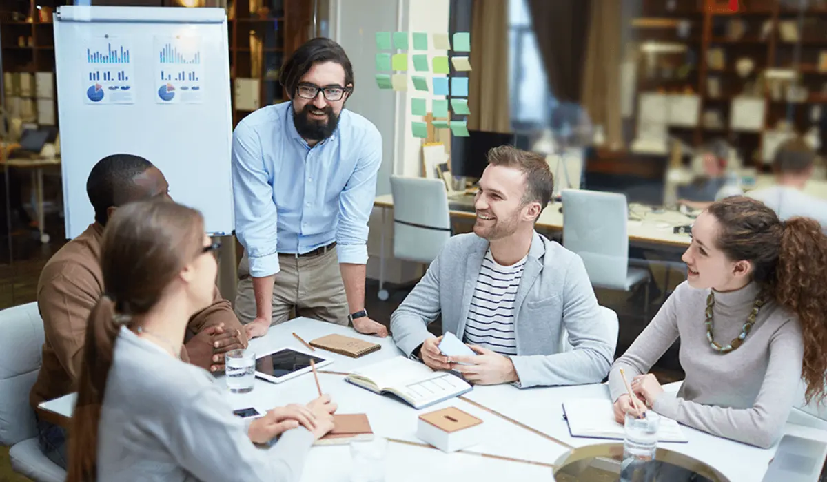 بقا و رشد در طوفان: ۷ استراتژی حیاتی برای هدایت کسب‌وکار در بحران‌ها