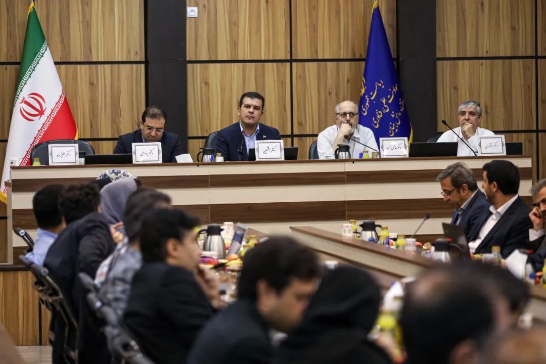 دستیاران هوش مصنوعی رسماً وارد دستگاه‌های اجرایی شدند
